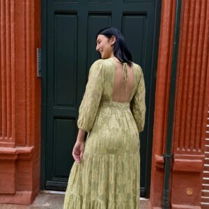 robe-longue-vert-sauge-scintillante-dos-nus