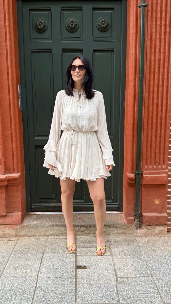 robe-courte-ecru-a-volant