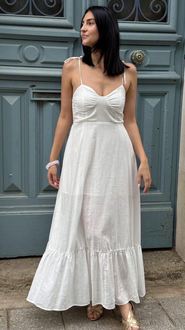 robe_blanche_bretelle_réglables